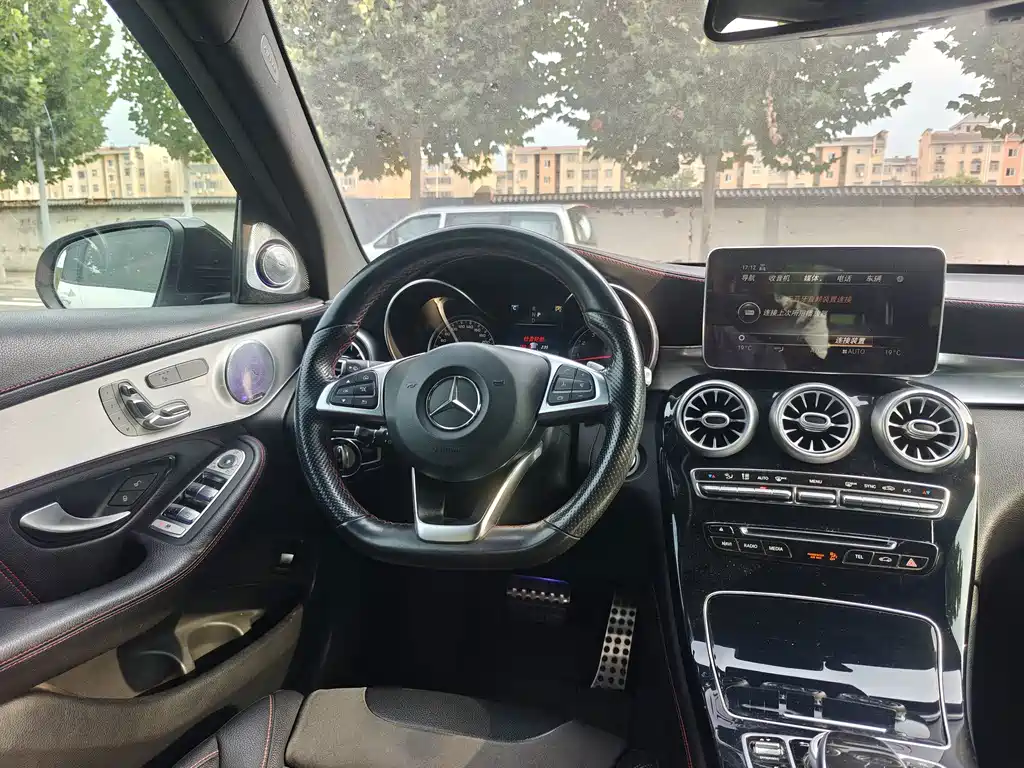 Mercedes-Benz GLC AMG — фото 13