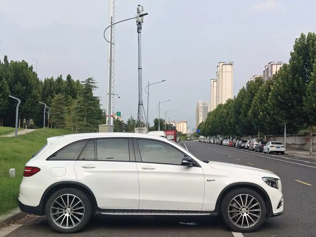 Mercedes-Benz GLC AMG — фото 17