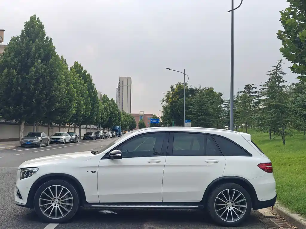 Mercedes-Benz GLC AMG — фото 4