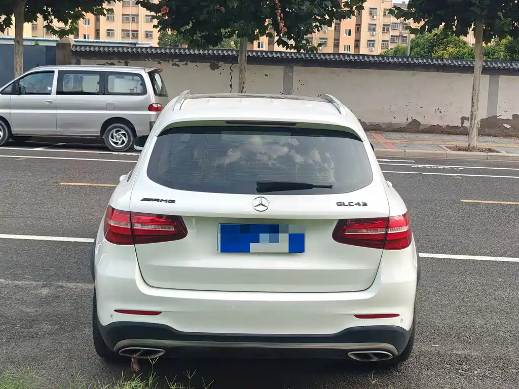 Mercedes-Benz GLC AMG — фото 9