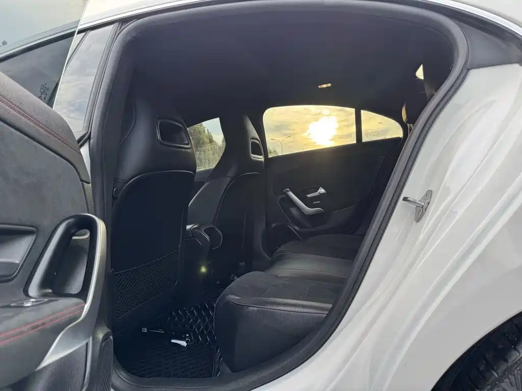 Mercedes-Benz CLA (Import) — фото 11