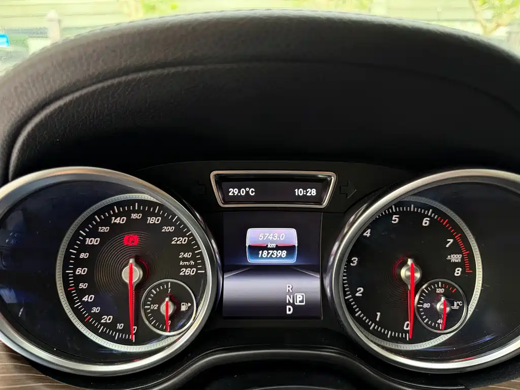 Mercedes-Benz GLE (Import) — фото 10