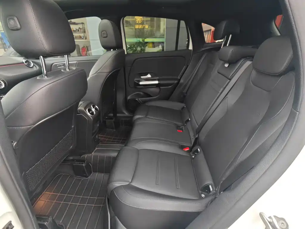 Mercedes-Benz GLA — фото 6