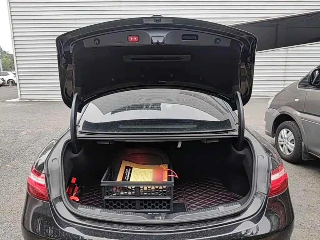 Mercedes-Benz E-Class (Import) — фото 19