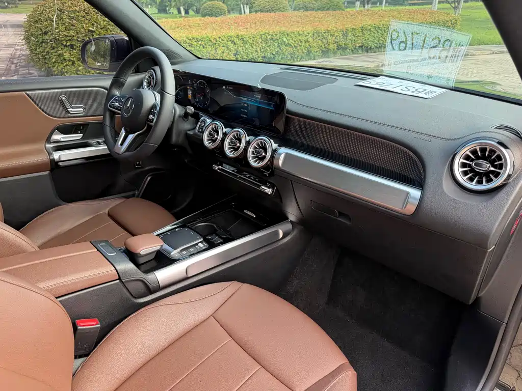 Mercedes-Benz GLB — фото 10