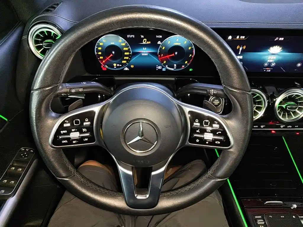 Mercedes-Benz GLA — фото 15