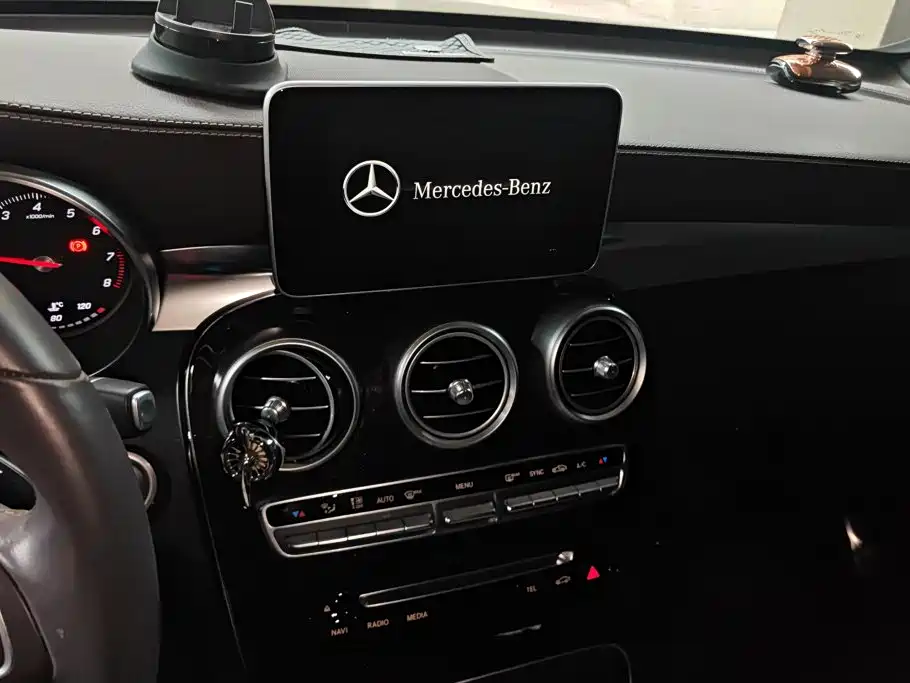 Mercedes-Benz GLC — фото 13