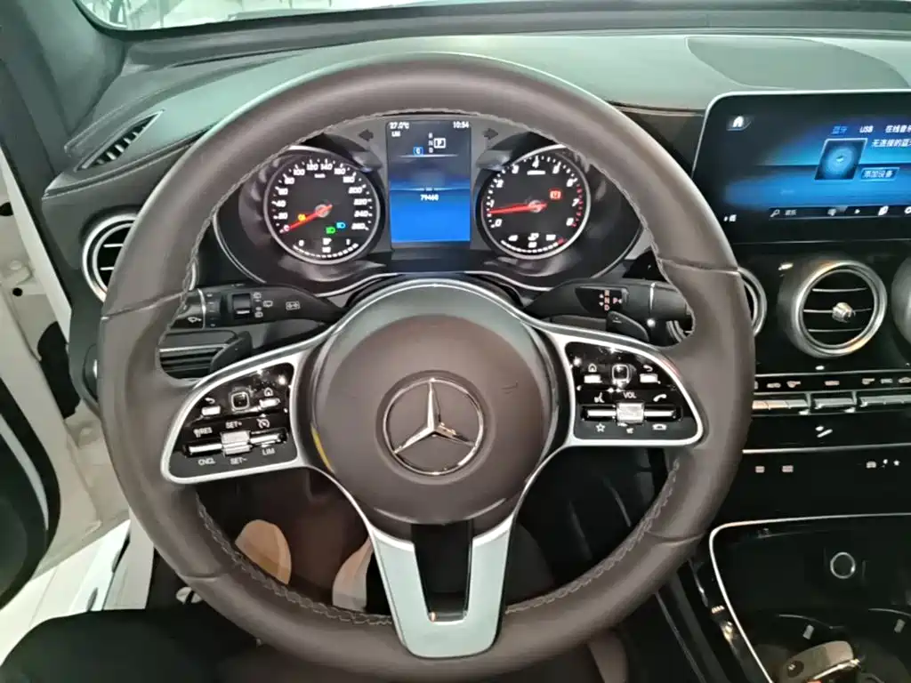 Mercedes-Benz GLC — фото 11