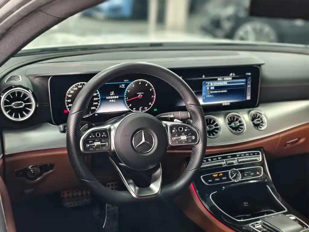 Mercedes-Benz E-Class (Import) — фото 11