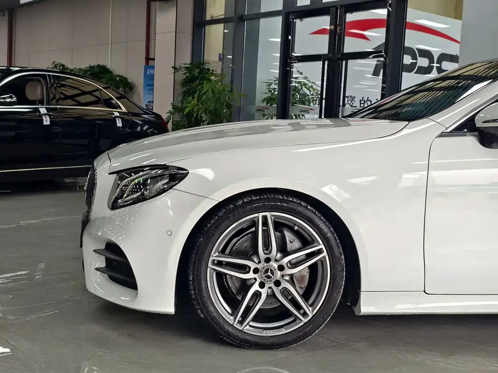 Mercedes-Benz E-Class (Import) — фото 5