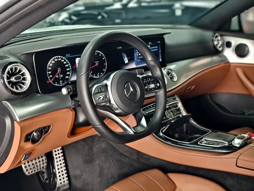 Mercedes-Benz E-Class (Import) — фото 8