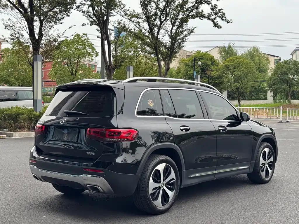 Mercedes-Benz GLB — фото 9