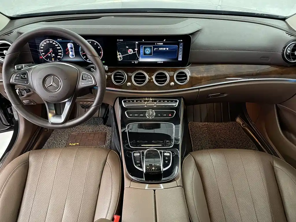 Mercedes-Benz E-Class — фото 13