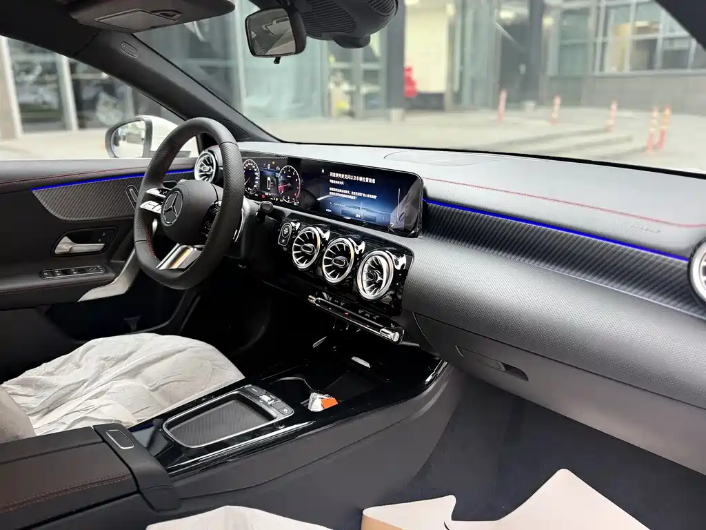 Mercedes-Benz A-Class — фото 11