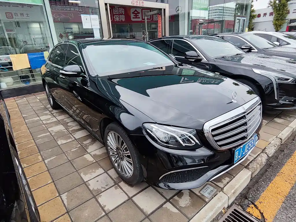 Mercedes-Benz E-Class — фото 3