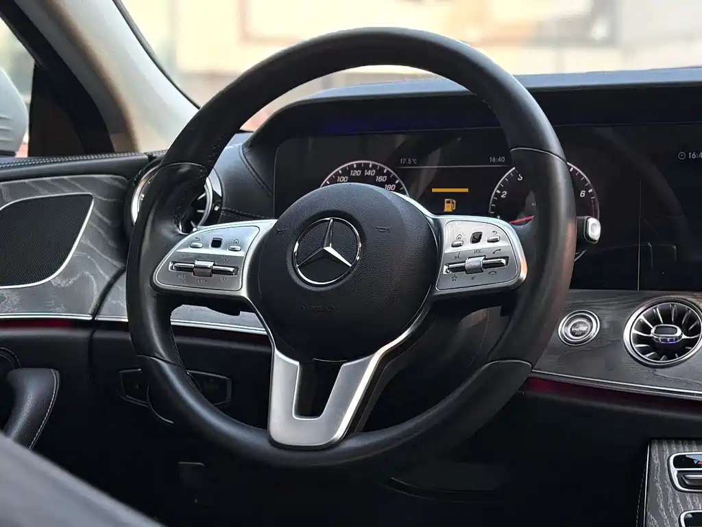 Mercedes-Benz CLS — фото 4