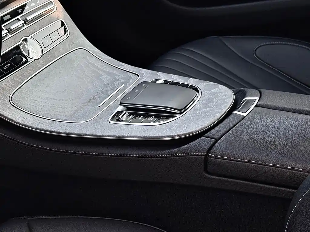 Mercedes-Benz CLS — фото 6