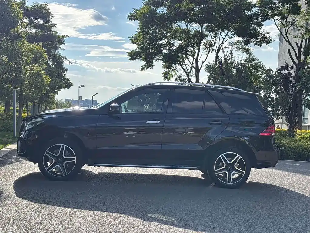 Mercedes-Benz GLE AMG — фото 7