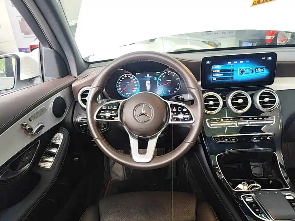 Mercedes-Benz GLC — фото 11