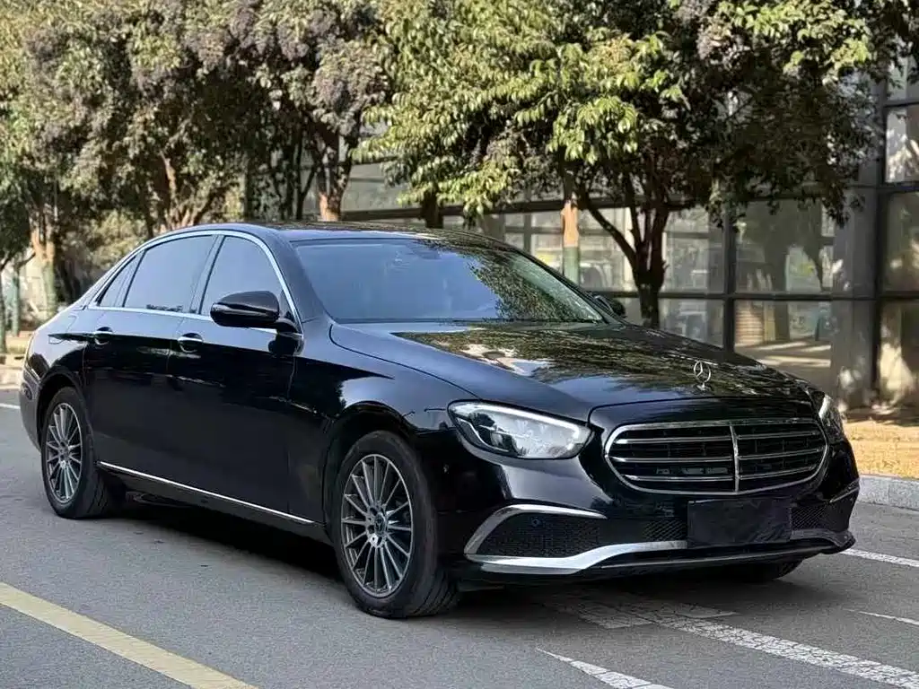 Mercedes-Benz E-Class — фото 3