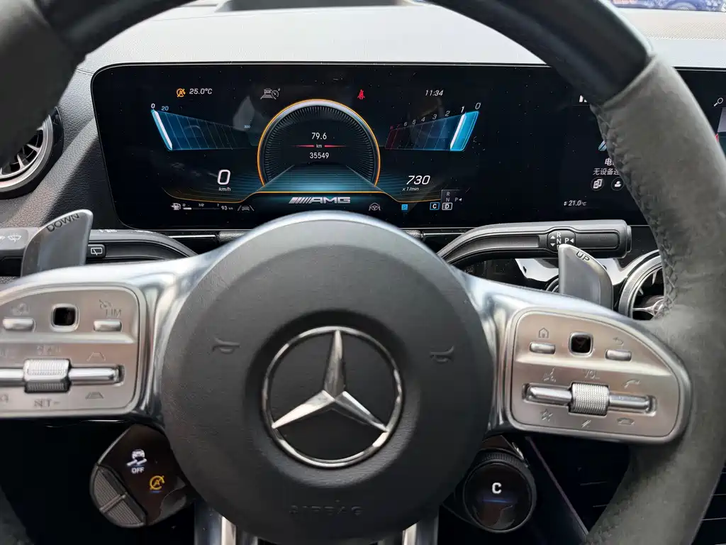 Mercedes-Benz GLA AMG — фото 6
