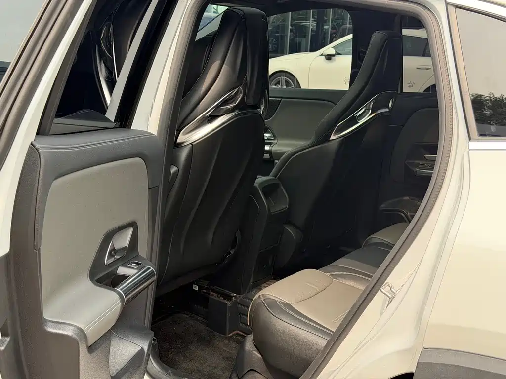 Mercedes-Benz GLA AMG — фото 9