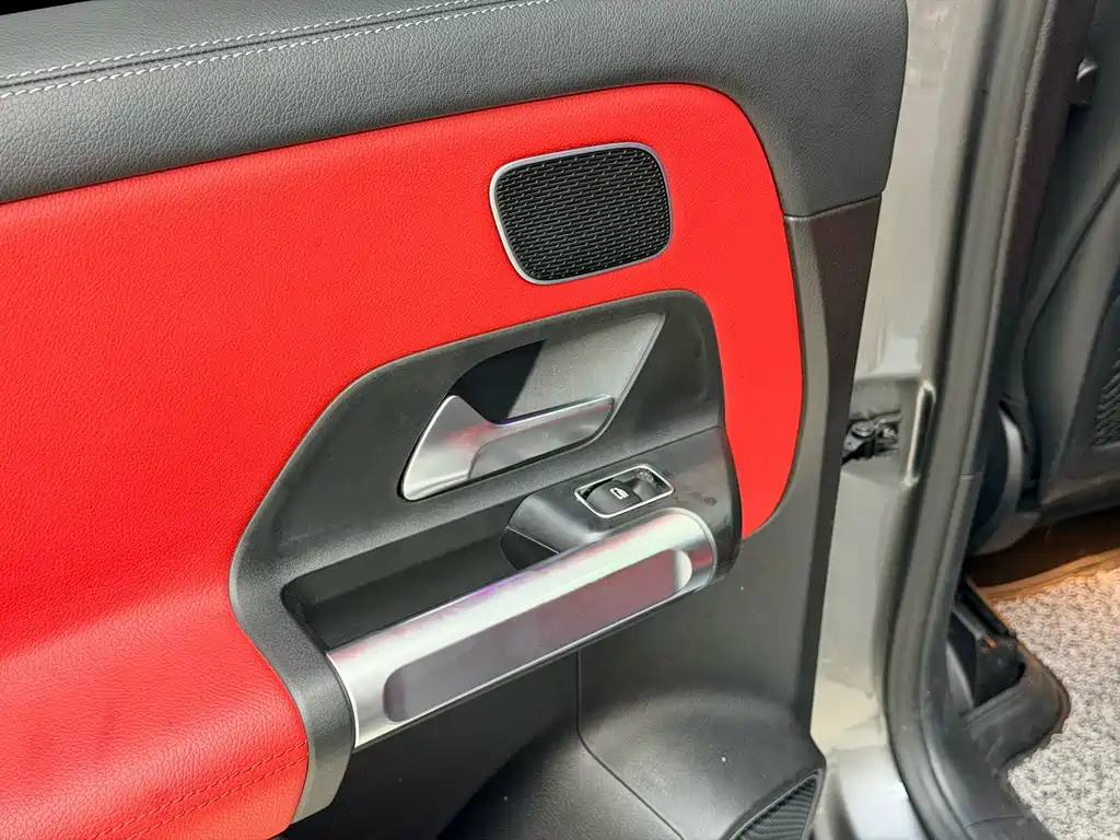 Mercedes-Benz GLB AMG — фото 15