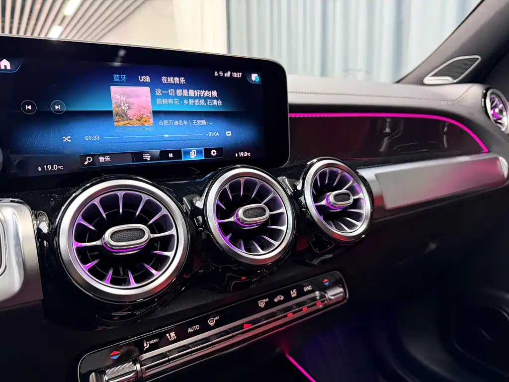 Mercedes-Benz GLB AMG — фото 17