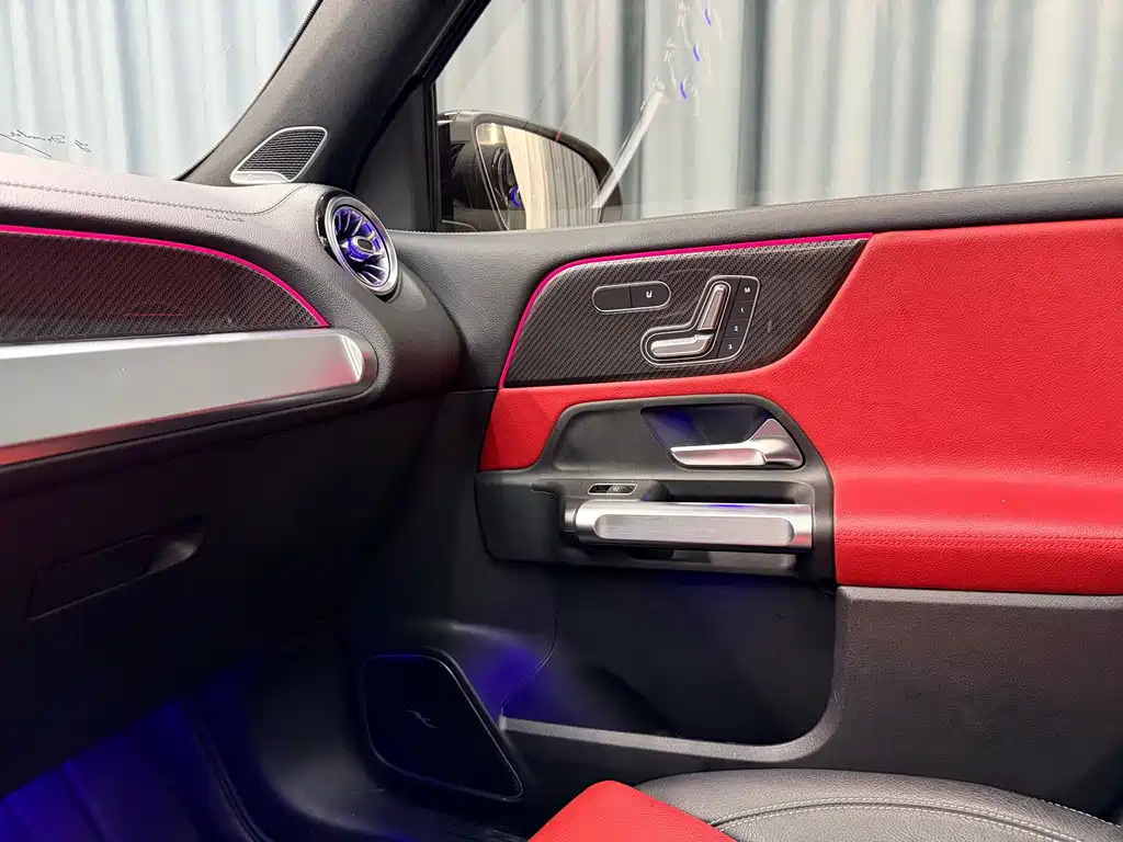 Mercedes-Benz GLB AMG — фото 19