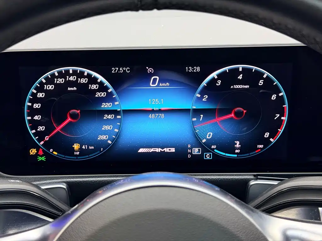 Mercedes-Benz GLB AMG — фото 20