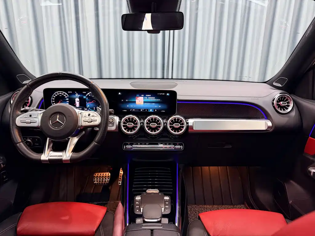 Mercedes-Benz GLB AMG — фото 21