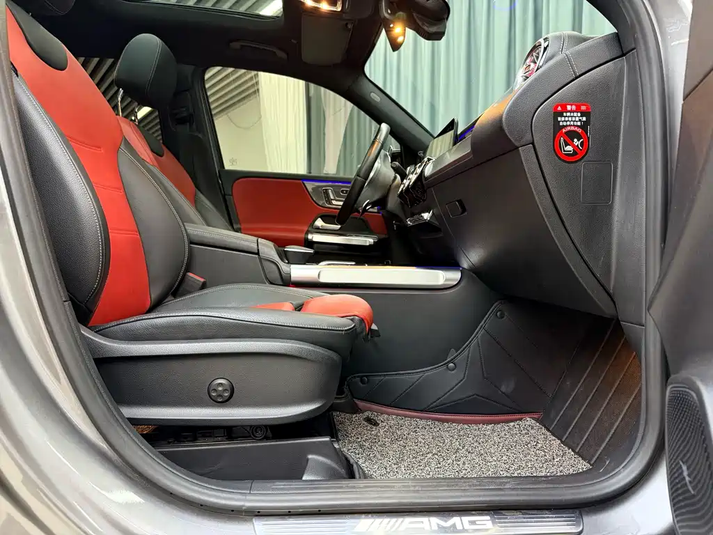 Mercedes-Benz GLB AMG — фото 22