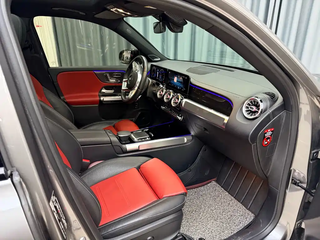 Mercedes-Benz GLB AMG — фото 23