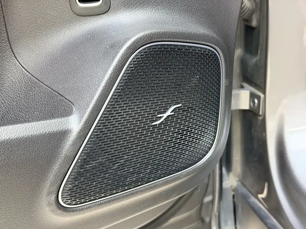 Mercedes-Benz GLB AMG — фото 10