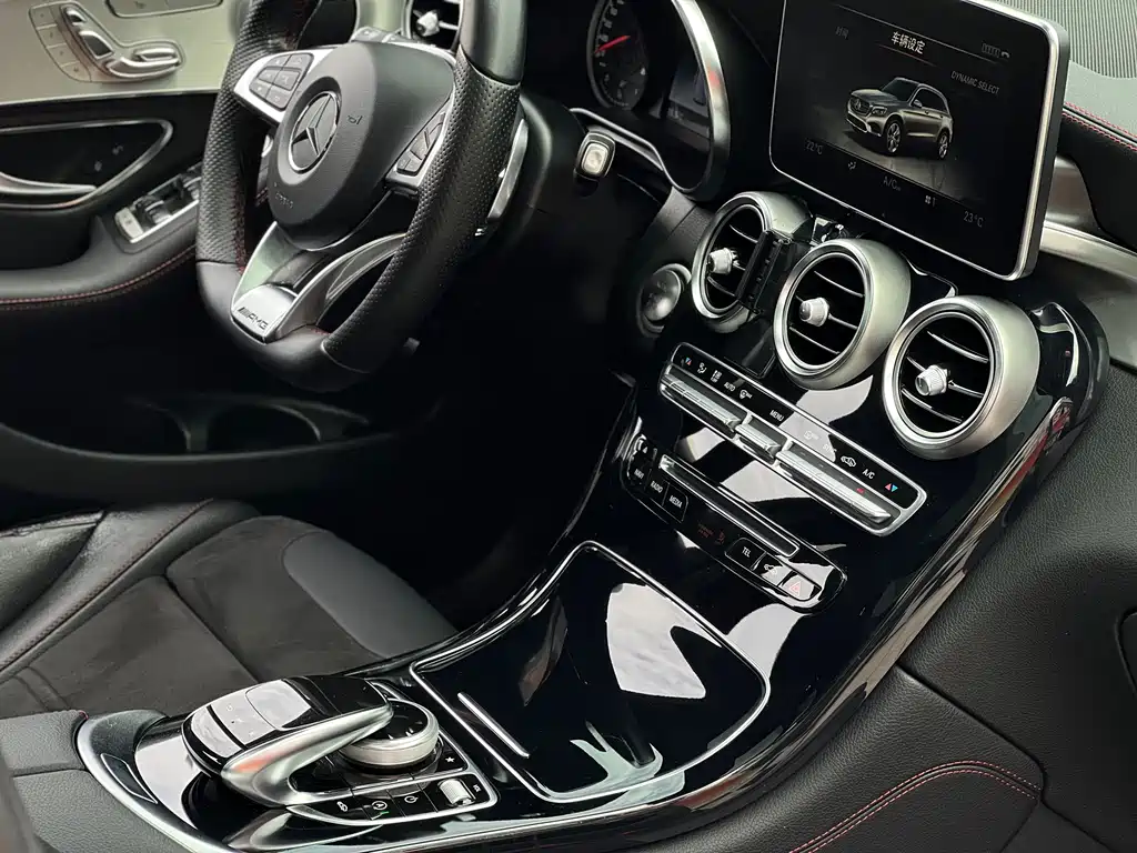 Mercedes-Benz GLC AMG — фото 13