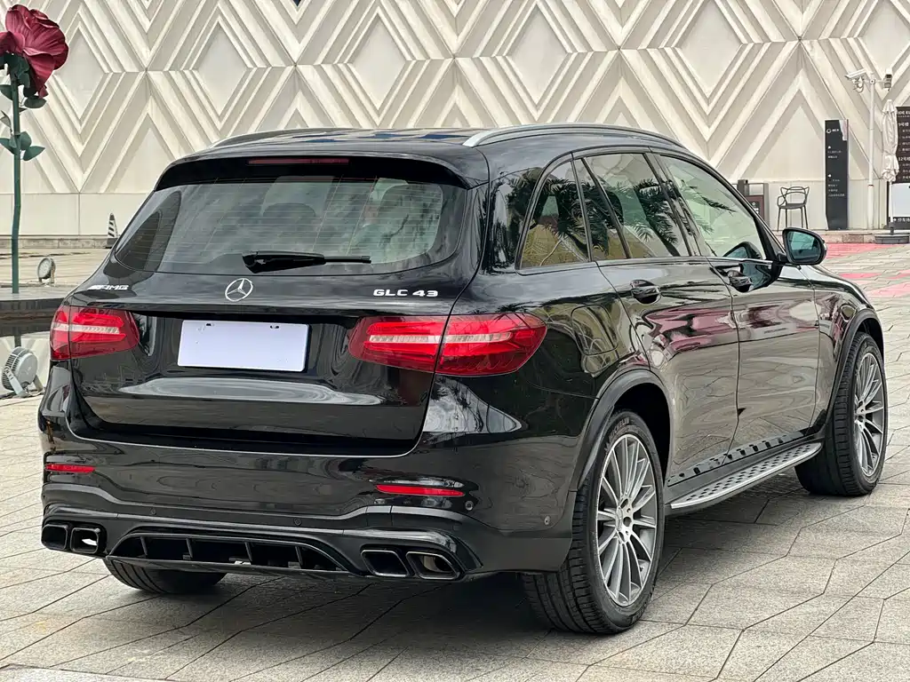 Mercedes-Benz GLC AMG — фото 6