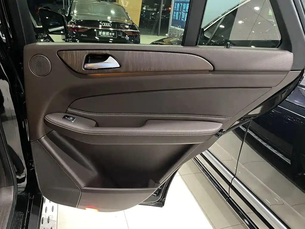 Mercedes-Benz GLE (Import) — фото 17