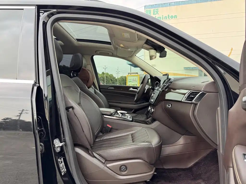 Mercedes-Benz GLS — фото 17
