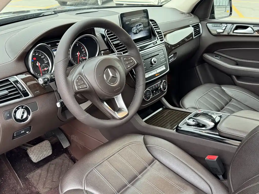 Mercedes-Benz GLS — фото 6