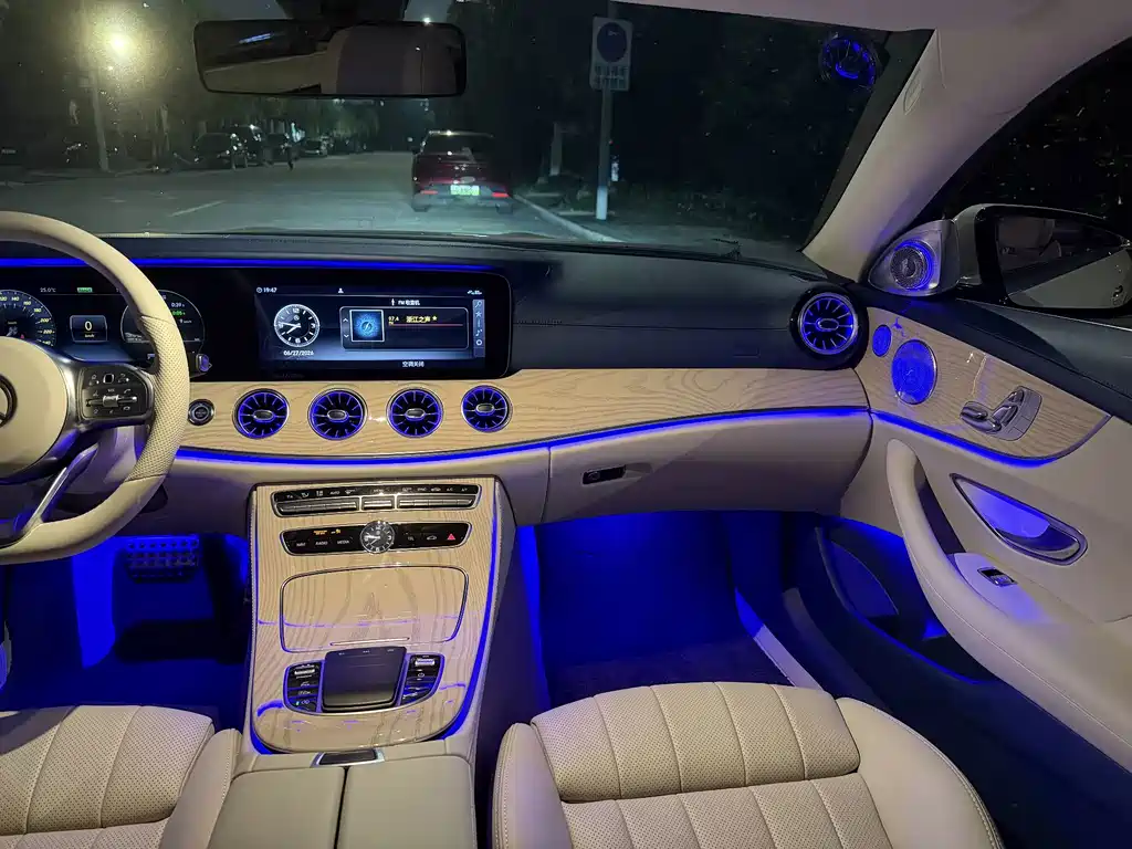 Mercedes-Benz E-Class (Import) — фото 15