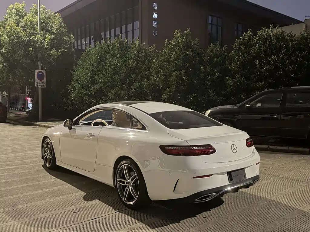Mercedes-Benz E-Class (Import) — фото 18
