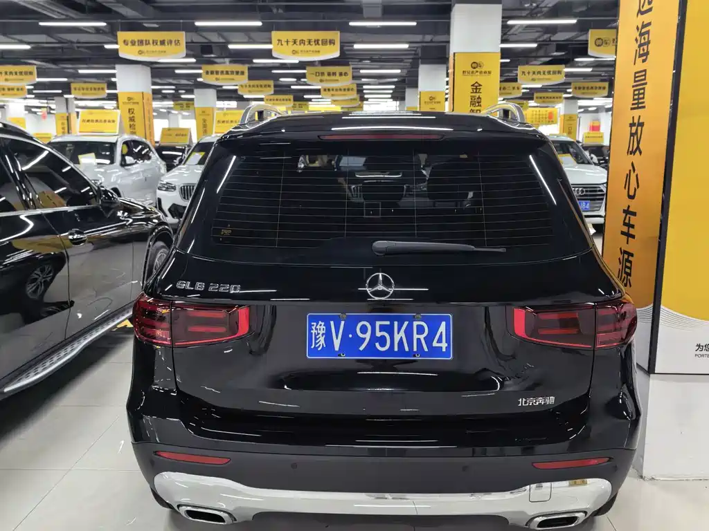Mercedes-Benz GLB — фото 14