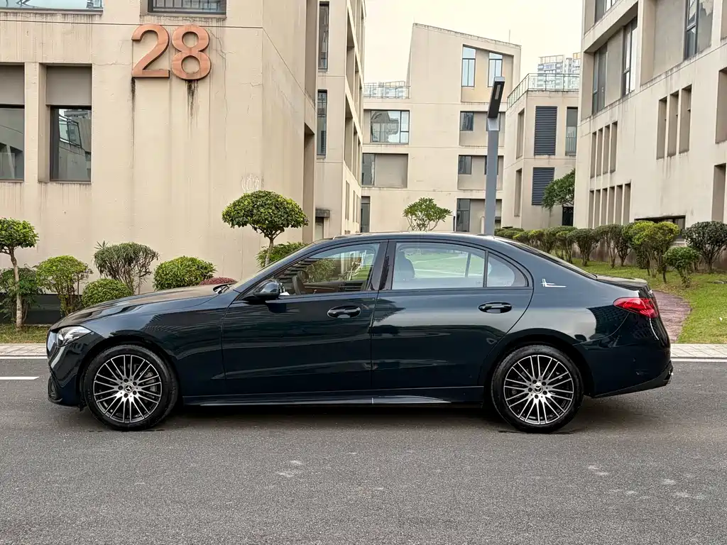 Mercedes-Benz C-Class — фото 11