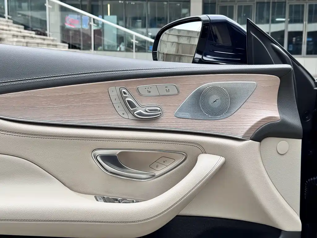 Mercedes-Benz CLS — фото 8