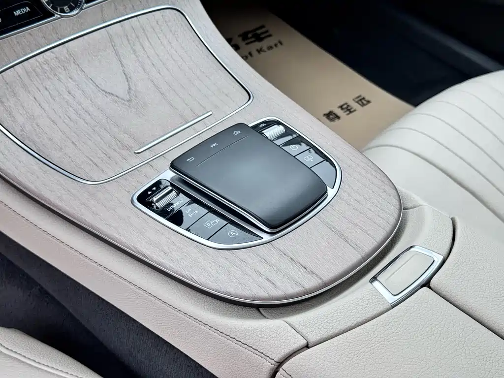 Mercedes-Benz CLS — фото 10