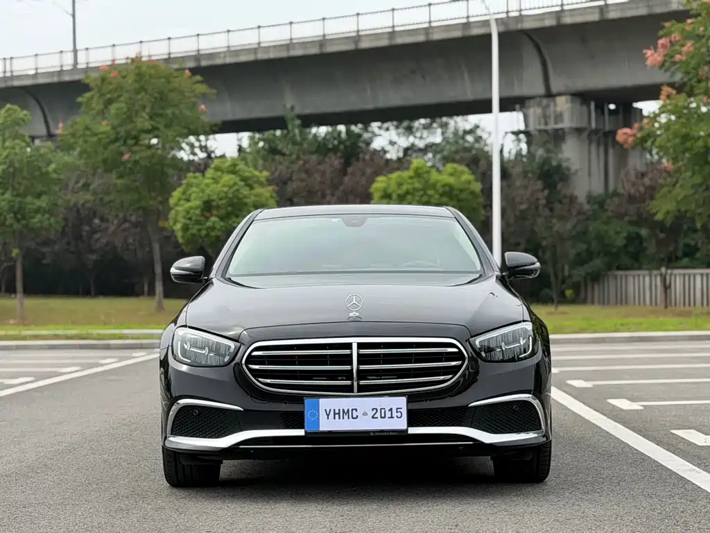 Mercedes-Benz E-Class — фото 2