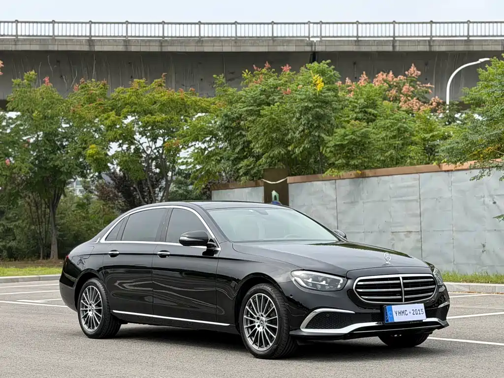 Mercedes-Benz E-Class — фото 3