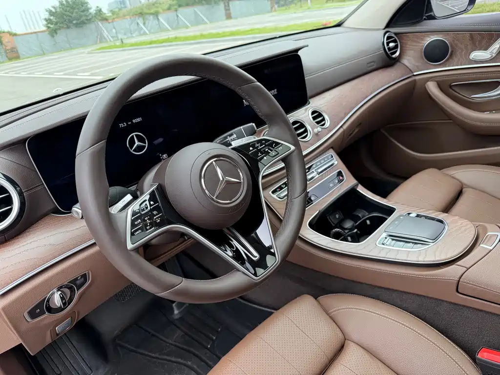 Mercedes-Benz E-Class — фото 6