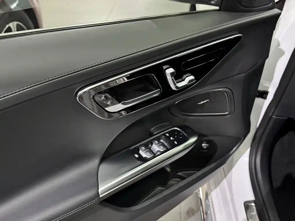 Mercedes-Benz C-Class — фото 12
