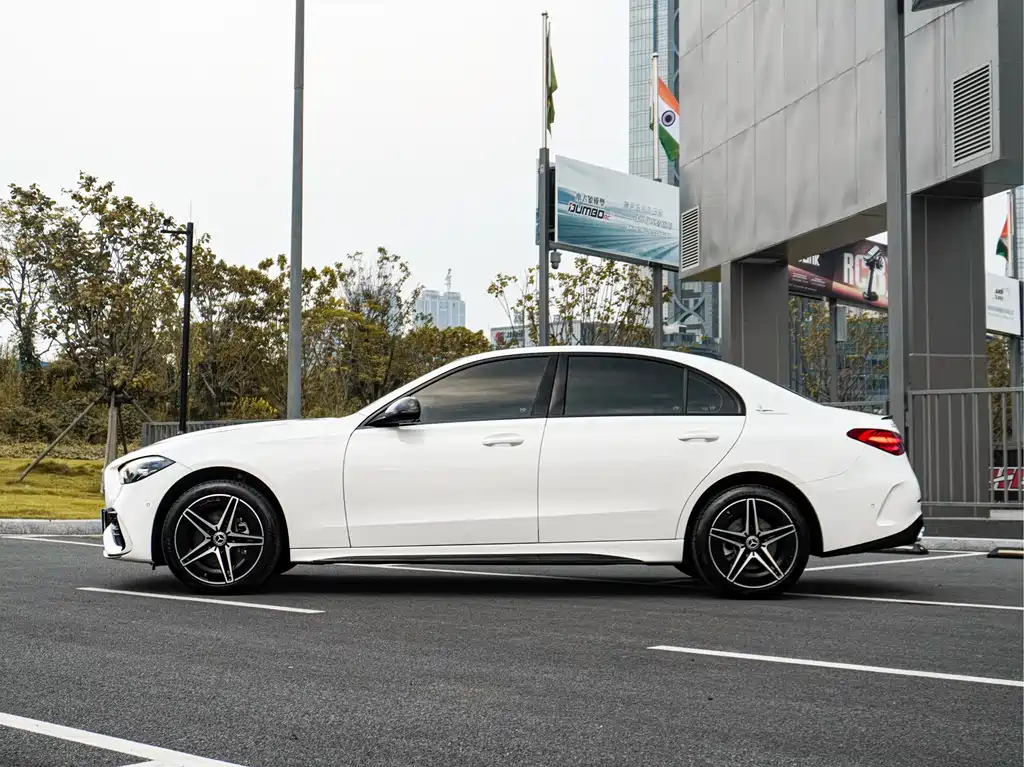 Mercedes-Benz C-Class — фото 8